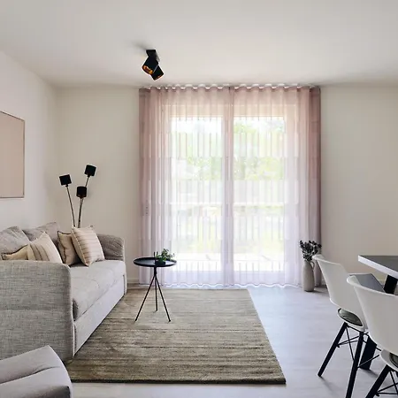 A6 Pine Hill - Mit Großem Bad&großem überdachtem Balkon, Vom Wohn- Und Schlafzimmer Aus Begehbar Apartment